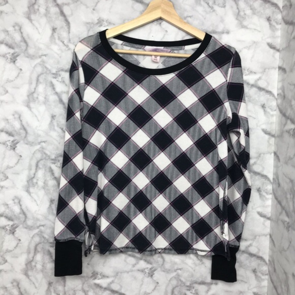 Victoria’s Secret Long sleeve top